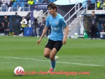 问鼎娱乐官网-西甲球员转战英超的成功案例与适应分析