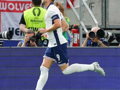 问鼎娱乐官网-2018年中超联赛第2轮比赛结果及赛况分析