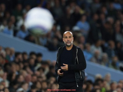 问鼎娱乐官网-英超球队欧冠专用球衣与常规款对比